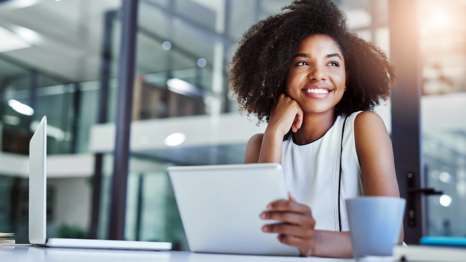 inset-girl-on-laptop